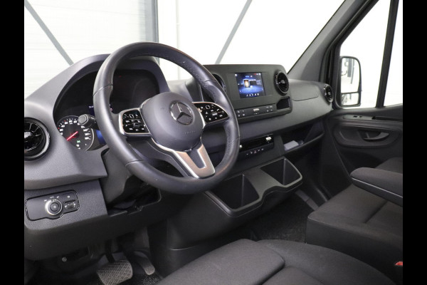 Mercedes-Benz Sprinter 315 CDI Automaat L2H2 PRO Airco MBUX Navigatie Adaptive Cruise Control Leder PDC VA + Camera Trekhaak 3500kg Comfortstoel