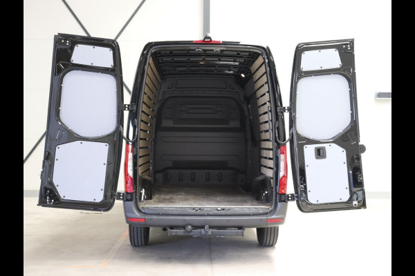 Mercedes-Benz Sprinter 315 CDI Automaat L2H2 PRO Airco MBUX Navigatie Adaptive Cruise Control Leder PDC VA + Camera Trekhaak 3500kg Comfortstoel