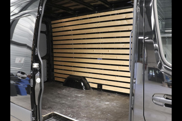 Mercedes-Benz Sprinter 315 CDI Automaat L2H2 PRO Airco MBUX Navigatie Adaptive Cruise Control Leder PDC VA + Camera Trekhaak 3500kg Comfortstoel