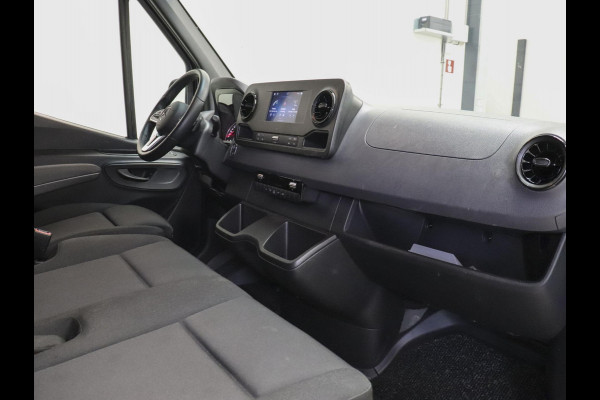 Mercedes-Benz Sprinter 315 CDI Automaat L2H2 PRO Airco MBUX Navigatie Adaptive Cruise Control Leder PDC VA + Camera Trekhaak 3500kg Comfortstoel