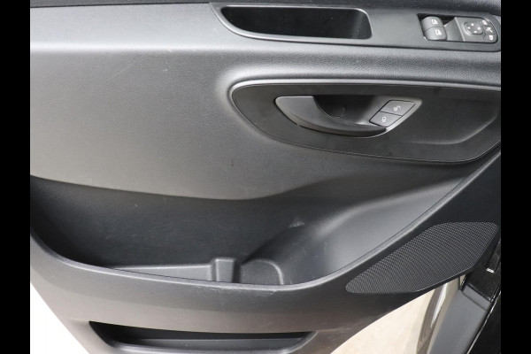 Mercedes-Benz Sprinter 315 CDI Automaat L2H2 PRO Airco MBUX Navigatie Adaptive Cruise Control Leder PDC VA + Camera Trekhaak 3500kg Comfortstoel