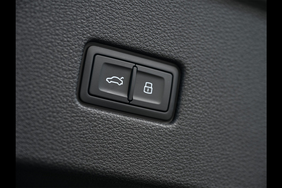 Audi Q8 60 TFSI e quattro Pro Line S Competition | B&O advanced | Audi exclusive | 5 jaar garantie | Panoramadak | massage stoelen | 4 wiel besturing | Alcantara hemel | Soft-close | Elektr. Trekhaak | Achteras besturing | Oled achterlichte