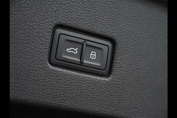 Audi Q8 60 TFSI e quattro Pro Line S Competition | B&O advanced | Audi exclusive | 5 jaar garantie | Panoramadak | massage stoelen | 4 wiel besturing | Alcantara hemel | Soft-close | Elektr. Trekhaak | Achteras besturing | Oled achterlichte