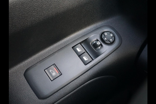 Opel Combo TECH L1 50kWh | 0% rente | 8 jaar garantie | navigatie | Apple Carplay | camera | digitale binnenspiegel | parkeersensoren v/a | dodehoekdetectie | bumpers in kleur | Climate Control | etc.