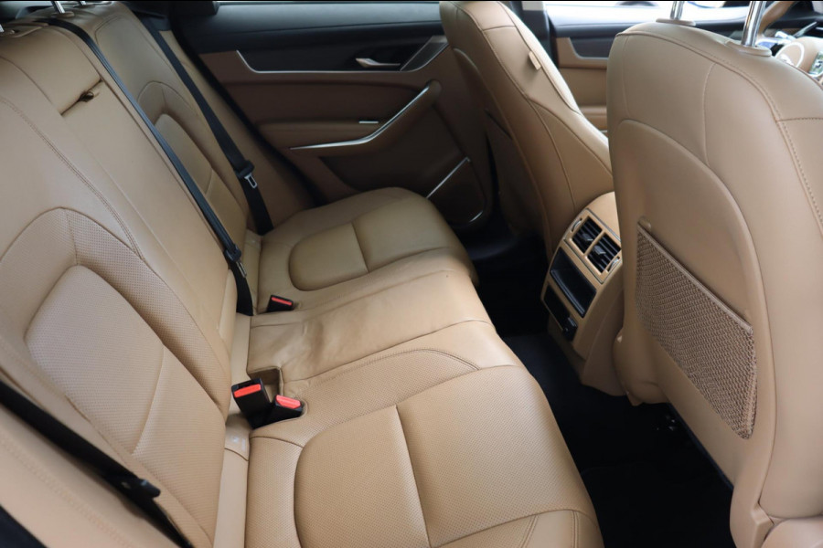 Jaguar F-Pace 2.0 P400e PHEV R-Dynamic S org.NL ,STORING lees tekst ,schuifdak stuur+raamverw.