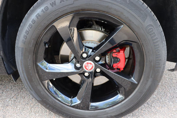 Jaguar F-Pace 2.0 P400e PHEV R-Dynamic S org.NL ,STORING lees tekst ,schuifdak stuur+raamverw.