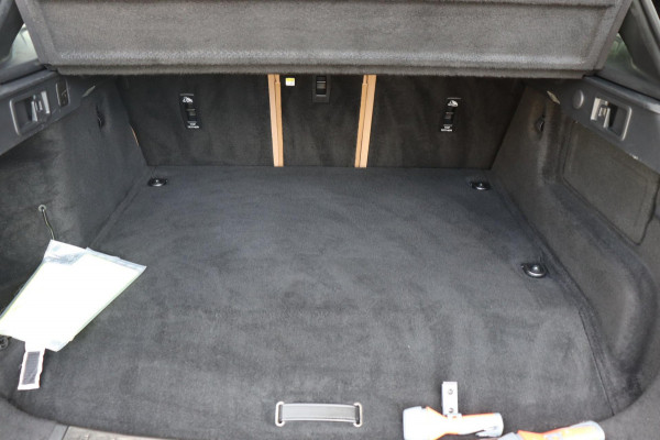 Jaguar F-Pace 2.0 P400e PHEV R-Dynamic S org.NL ,STORING lees tekst ,schuifdak stuur+raamverw.