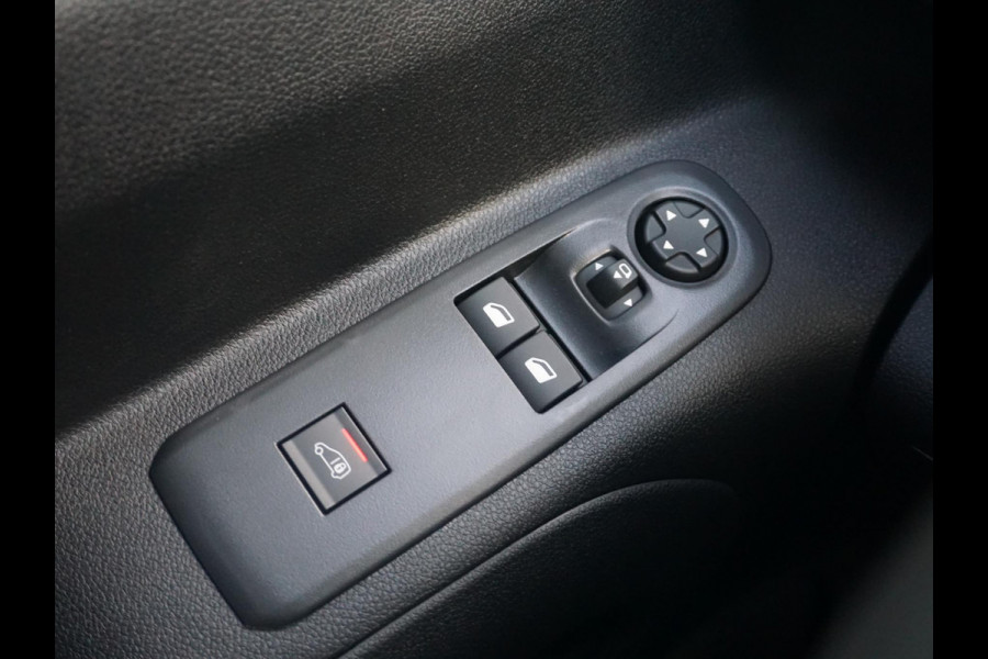 Opel Combo TECH L1 50kWh | 8 jaar garantie | navigatie | Apple Carplay | camera | digitale binnenspiegel | parkeersensoren v/a | dodehoekdetectie | bumpers in kleur | Climate Control | etc.