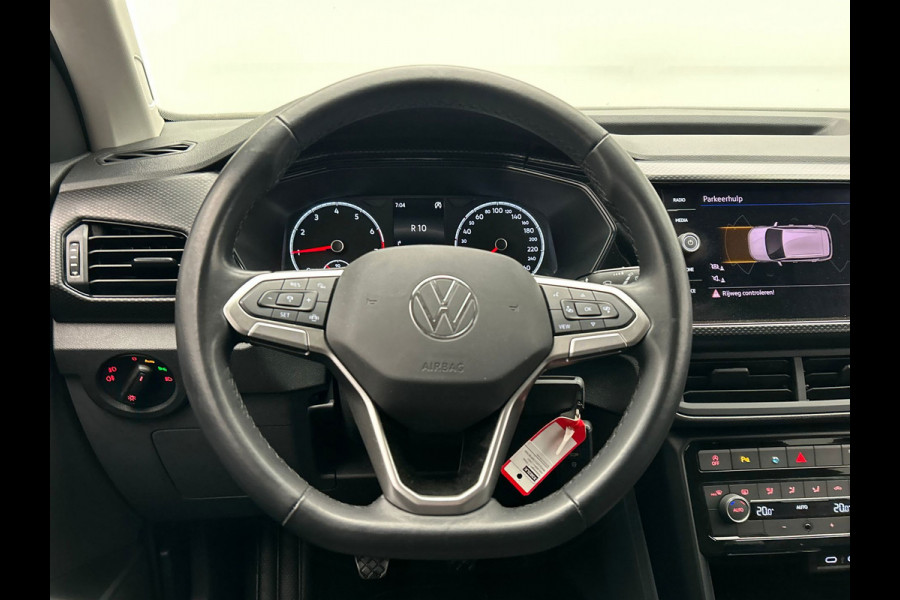 Volkswagen T-Cross 1.0 TSI Life | Carplay | Trekhaak | Climate-control | Adaptive-cruise | Lichtmetaal