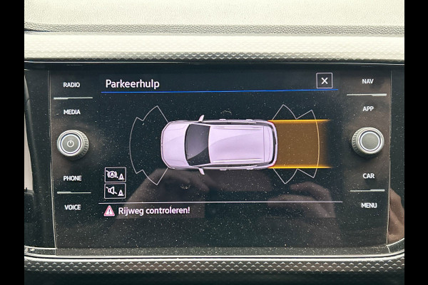 Volkswagen T-Cross 1.0 TSI Life | Carplay | Trekhaak | Climate-control | Adaptive-cruise | Lichtmetaal