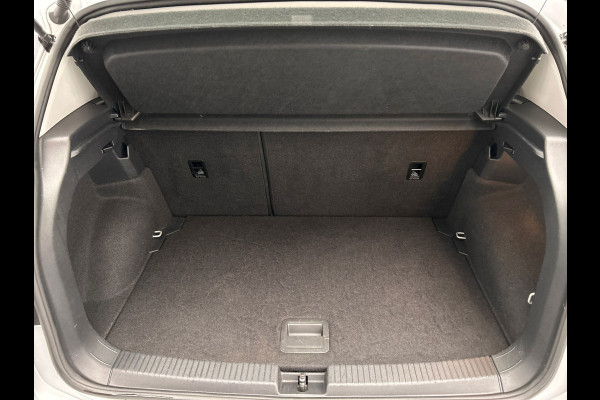 Volkswagen T-Cross 1.0 TSI Life | Carplay | Trekhaak | Climate-control | Adaptive-cruise | Lichtmetaal