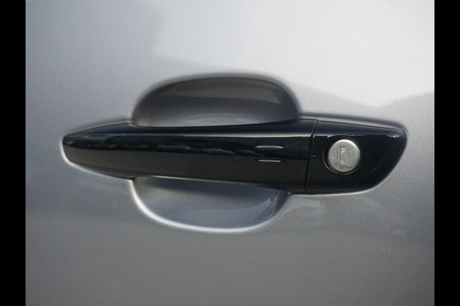 Opel Combo TECH L1 50kWh | 0% rente | 8 jaar garantie | navigatie | Apple Carplay | camera | digitale binnenspiegel | parkeersensoren v/a | dodehoekdetectie | bumpers in kleur | Climate Control | etc.