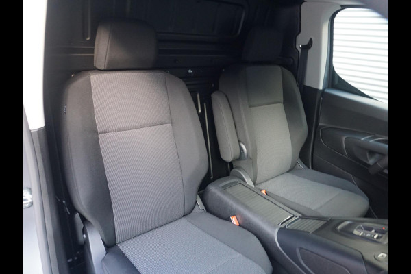 Opel Combo TECH L1 50kWh | 8 jaar garantie | navigatie | Apple Carplay | camera | digitale binnenspiegel | parkeersensoren v/a | dodehoekdetectie | bumpers in kleur | Climate Control | etc.