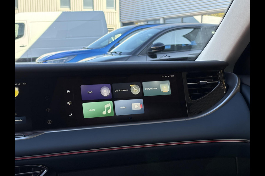 VOYAH Free Flagship 4WD 106 kWh | Panoramadak | Dynaudio Hi-FI | 360° Camera | Luchtvering | Adaptieve Cruise Control | Dodehoekassistent | Apple CarPlay | Android Auto | Elektrisch Verstelbare Stoelen + Massage | Stoelverwarming | Stoelventilatie | Sfeerverlichting |