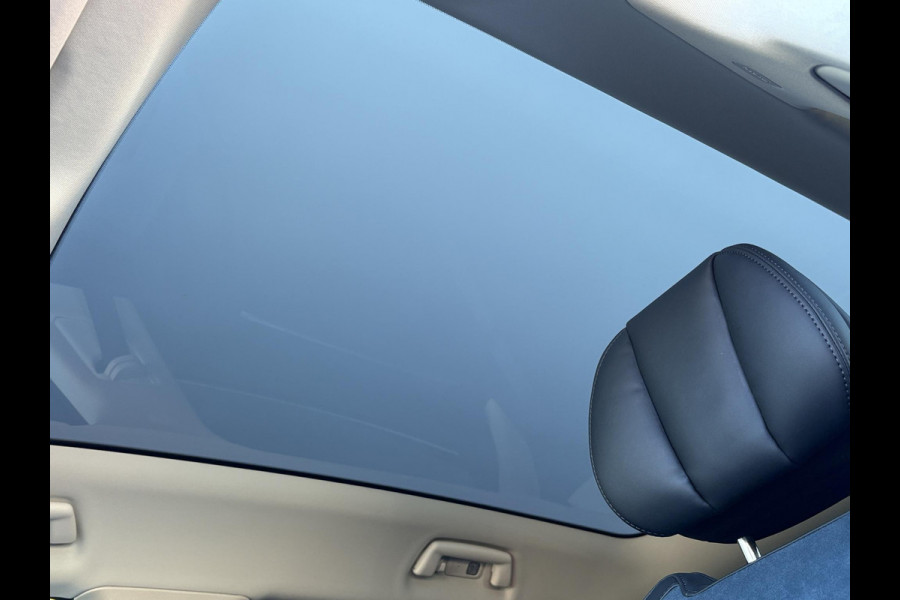 VOYAH Free Flagship 4WD 106 kWh | Panoramadak | Dynaudio Hi-FI | 360° Camera | Luchtvering | Adaptieve Cruise Control | Dodehoekassistent | Apple CarPlay | Android Auto | Elektrisch Verstelbare Stoelen + Massage | Stoelverwarming | Stoelventilatie | Sfeerverlichting |