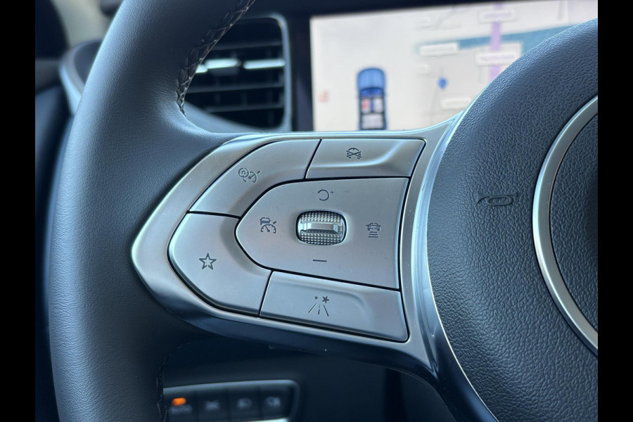 VOYAH Free Flagship 4WD 106 kWh | Panoramadak | Dynaudio Hi-FI | 360° Camera | Luchtvering | Adaptieve Cruise Control | Dodehoekassistent | Apple CarPlay | Android Auto | Elektrisch Verstelbare Stoelen + Massage | Stoelverwarming | Stoelventilatie | Sfeerverlichting |