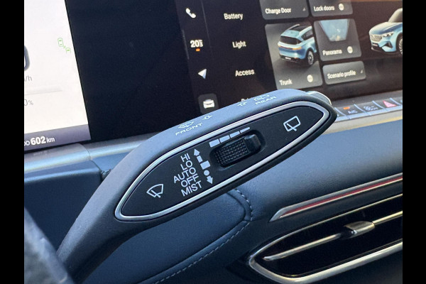 VOYAH Free Flagship 4WD 106 kWh | Panoramadak | Dynaudio Hi-FI | 360° Camera | Luchtvering | Adaptieve Cruise Control | Dodehoekassistent | Apple CarPlay | Android Auto | Elektrisch Verstelbare Stoelen + Massage | Stoelverwarming | Stoelventilatie | Sfeerverlichting |