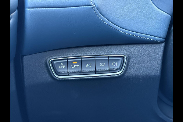 VOYAH Free Flagship 4WD 106 kWh | Panoramadak | Dynaudio Hi-FI | 360° Camera | Luchtvering | Adaptieve Cruise Control | Dodehoekassistent | Apple CarPlay | Android Auto | Elektrisch Verstelbare Stoelen + Massage | Stoelverwarming | Stoelventilatie | Sfeerverlichting |