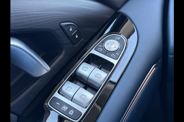 VOYAH Free Flagship 4WD 106 kWh | Panoramadak | Dynaudio Hi-FI | 360° Camera | Luchtvering | Adaptieve Cruise Control | Dodehoekassistent | Apple CarPlay | Android Auto | Elektrisch Verstelbare Stoelen + Massage | Stoelverwarming | Stoelventilatie | Sfeerverlichting |