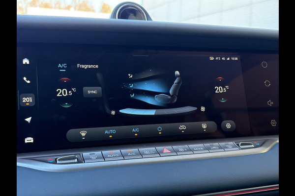 VOYAH Free Flagship 4WD 106 kWh | Panoramadak | Dynaudio Hi-FI | 360° Camera | Luchtvering | Adaptieve Cruise Control | Dodehoekassistent | Apple CarPlay | Android Auto | Elektrisch Verstelbare Stoelen + Massage | Stoelverwarming | Stoelventilatie | Sfeerverlichting |