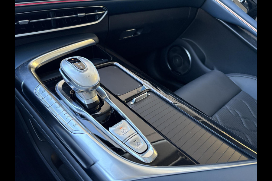 VOYAH Free Flagship 4WD 106 kWh | Panoramadak | Dynaudio Hi-FI | 360° Camera | Luchtvering | Adaptieve Cruise Control | Dodehoekassistent | Apple CarPlay | Android Auto | Elektrisch Verstelbare Stoelen + Massage | Stoelverwarming | Stoelventilatie | Sfeerverlichting |