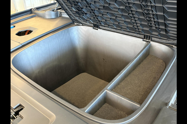 VOYAH Free Flagship 4WD 106 kWh | Panoramadak | Dynaudio Hi-FI | 360° Camera | Luchtvering | Adaptieve Cruise Control | Dodehoekassistent | Apple CarPlay | Android Auto | Elektrisch Verstelbare Stoelen + Massage | Stoelverwarming | Stoelventilatie | Sfeerverlichting |