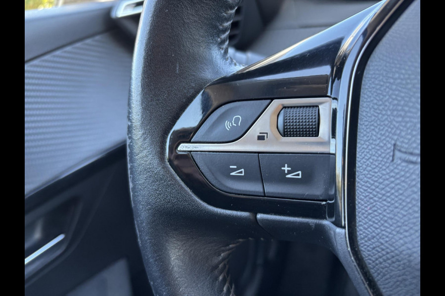 Peugeot 208 1.2 PureTech Active 75pk Navigatie | DAB+ | Parkeersensoren achter | Metaal lak | 5 deurs