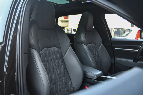 Audi e-tron 50 quattro 3x S-Line 71 kWh, RS stoelen, Luchtvering, Pano, Night Vision, Virtual Mirrors, B&O, HUD, Memory, 23"!