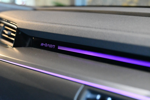 Audi e-tron 50 quattro 3x S-Line 71 kWh, RS stoelen, Luchtvering, Pano, Night Vision, Virtual Mirrors, B&O, HUD, Memory, 23"!