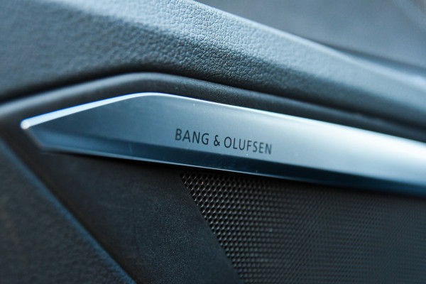 Audi e-tron 50 quattro 3x S-Line 71 kWh, RS stoelen, Luchtvering, Pano, Night Vision, Virtual Mirrors, B&O, HUD, Memory, 23"!