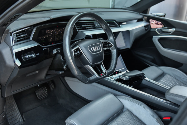 Audi e-tron 50 quattro 3x S-Line 71 kWh, RS stoelen, Luchtvering, Pano, Night Vision, Virtual Mirrors, B&O, HUD, Memory, 23"!