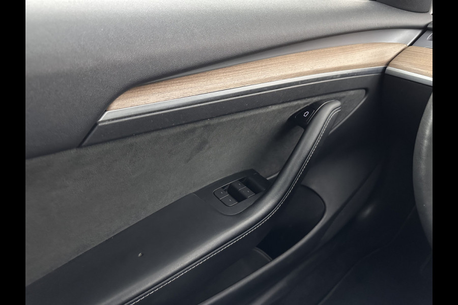 Tesla Model 3 Standard RWD Plus 60 kWh ⚠️DRIVE MOTOR MAKES NOISE⚠️ [ 3-Fase ] {SOH-88%]  (INCL-BTW) Aut. *PANO | AUTOPILOT | LEATHER | KEYLESS | FULL-LED | MEMORY-PACK | TOPVIEW | DAB | CARPLAY | DIGI-COCKPIT | LANE-ASSIST | COMFORTSEATS | 19"ALU*