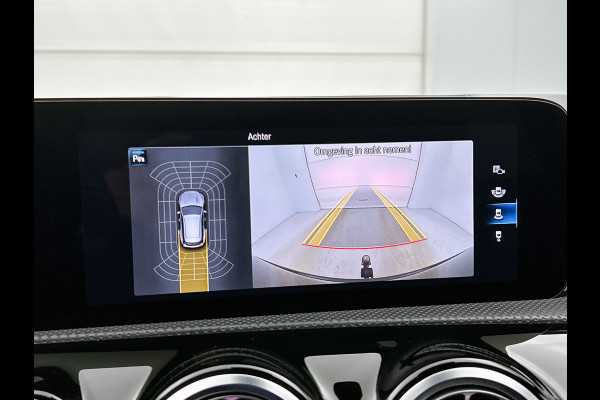 Mercedes-Benz CLA-Klasse Shooting Brake 180 Luxury Line Trekhaak | Ledkoplampen | Parkeerpakket met achteruitrijcamera | Stoelverwarming. Inclusief 24 maanden Mercedes-Benz Certified garantie voor Europa.