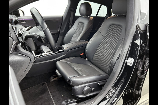 Mercedes-Benz CLA-Klasse Shooting Brake 180 Luxury Line Trekhaak | Ledkoplampen | Parkeerpakket met achteruitrijcamera | Stoelverwarming. Inclusief 24 maanden Mercedes-Benz Certified garantie voor Europa.