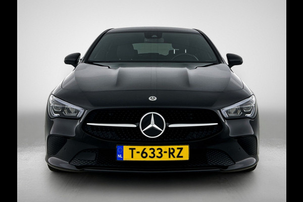 Mercedes-Benz CLA-Klasse Shooting Brake 180 Luxury Line Trekhaak | Ledkoplampen | Parkeerpakket met achteruitrijcamera | Stoelverwarming. Inclusief 24 maanden Mercedes-Benz Certified garantie voor Europa.