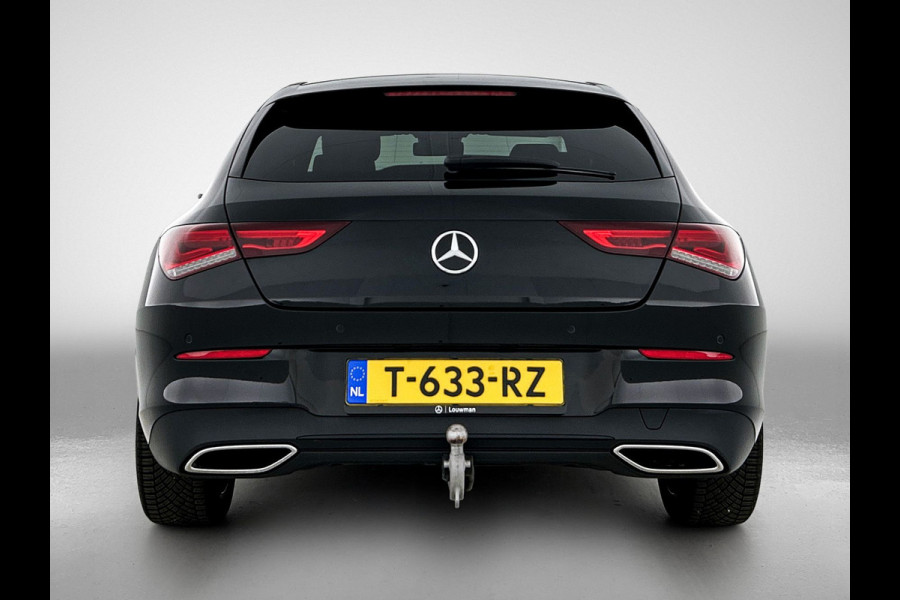 Mercedes-Benz CLA-Klasse Shooting Brake 180 Luxury Line Trekhaak | Ledkoplampen | Parkeerpakket met achteruitrijcamera | Stoelverwarming. Inclusief 24 maanden Mercedes-Benz Certified garantie voor Europa.