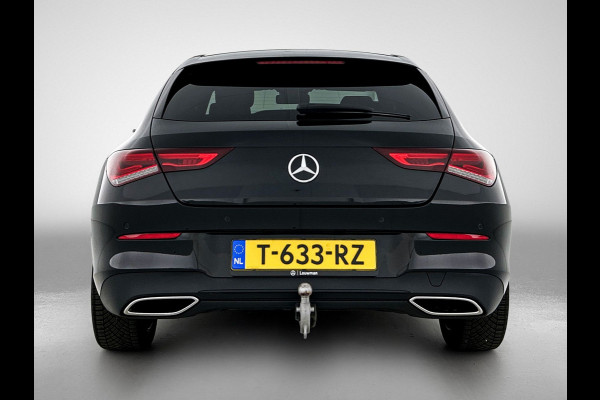 Mercedes-Benz CLA-Klasse Shooting Brake 180 Luxury Line Trekhaak | Ledkoplampen | Parkeerpakket met achteruitrijcamera | Stoelverwarming. Inclusief 24 maanden Mercedes-Benz Certified garantie voor Europa.