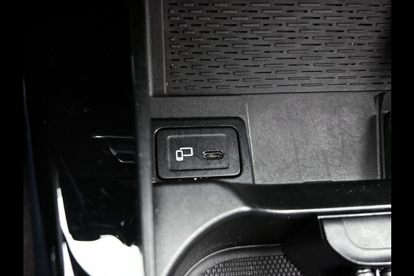 Mercedes-Benz CLA-Klasse Shooting Brake 180 Luxury Line Trekhaak | Ledkoplampen | Parkeerpakket met achteruitrijcamera | Stoelverwarming. Inclusief 24 maanden Mercedes-Benz Certified garantie voor Europa.