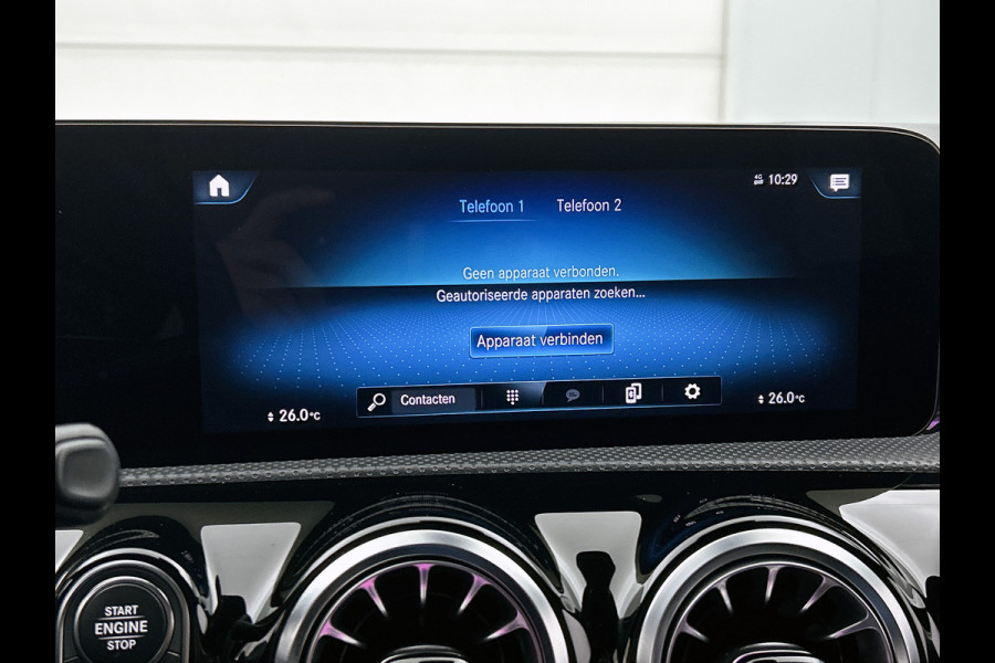 Mercedes-Benz CLA-Klasse Shooting Brake 180 Luxury Line Trekhaak | Ledkoplampen | Parkeerpakket met achteruitrijcamera | Stoelverwarming. Inclusief 24 maanden Mercedes-Benz Certified garantie voor Europa.