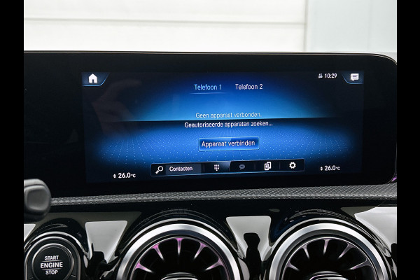 Mercedes-Benz CLA-Klasse Shooting Brake 180 Luxury Line Trekhaak | Ledkoplampen | Parkeerpakket met achteruitrijcamera | Stoelverwarming. Inclusief 24 maanden Mercedes-Benz Certified garantie voor Europa.