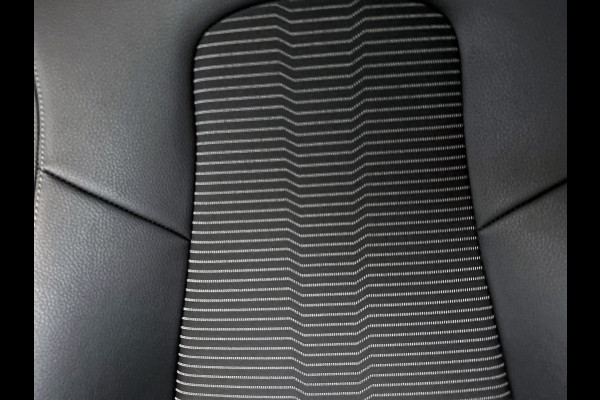 Mercedes-Benz CLA-Klasse Shooting Brake 180 Luxury Line Trekhaak | Ledkoplampen | Parkeerpakket met achteruitrijcamera | Stoelverwarming. Inclusief 24 maanden Mercedes-Benz Certified garantie voor Europa.