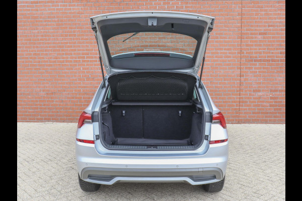 Škoda Kamiq 1.0 TSI 110pk DSG Style Navigatie Apple Carplay/Android Auto Adaptive Cruise control Parkeer sensoren Lichtmetalen Velgen
