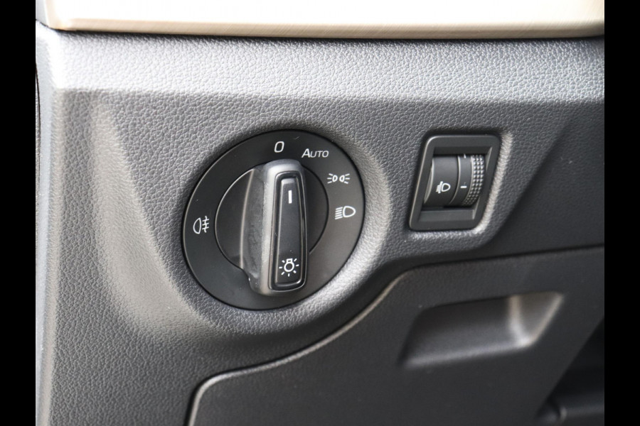 Škoda Kamiq 1.0 TSI 110pk DSG Style Navigatie Apple Carplay/Android Auto Adaptive Cruise control Parkeer sensoren Lichtmetalen Velgen