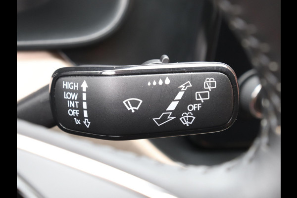 Škoda Kamiq 1.0 TSI 110pk DSG Style Navigatie Apple Carplay/Android Auto Adaptive Cruise control Parkeer sensoren Lichtmetalen Velgen