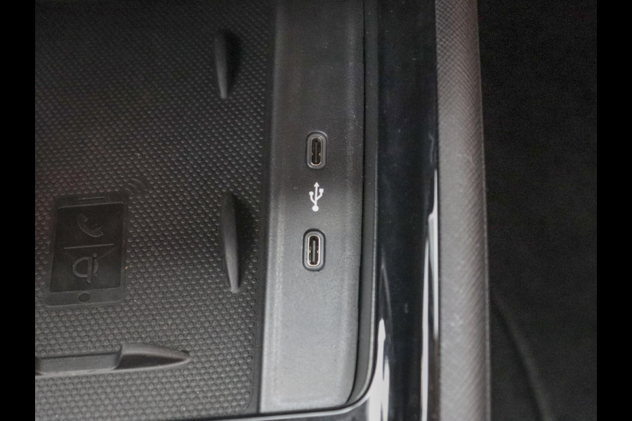 Škoda Kamiq 1.0 TSI 110pk DSG Style Navigatie Apple Carplay/Android Auto Adaptive Cruise control Parkeer sensoren Lichtmetalen Velgen