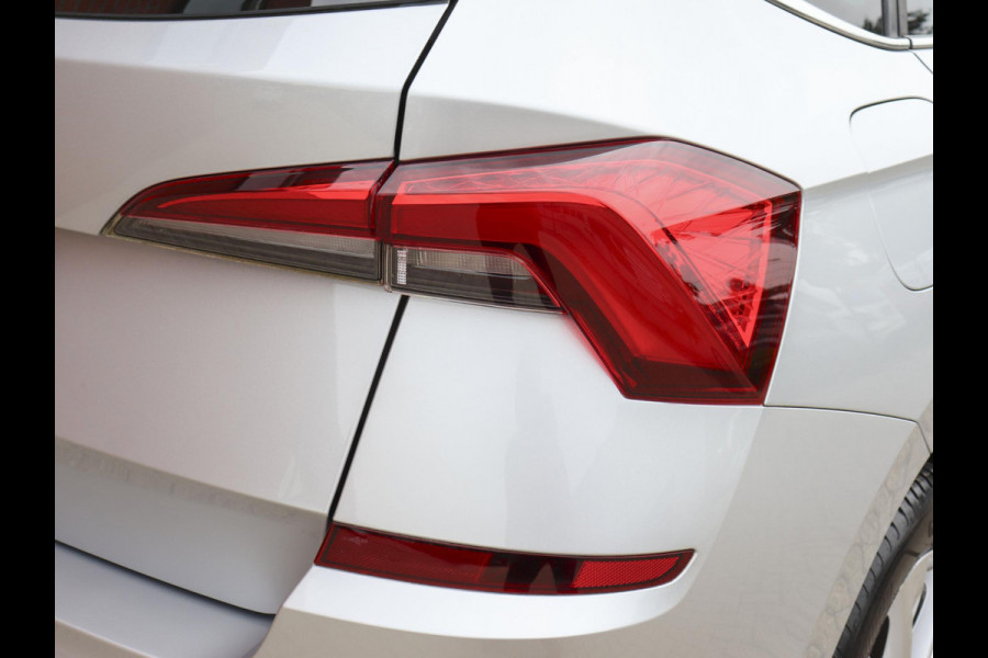 Škoda Kamiq 1.0 TSI 110pk DSG Style Navigatie Apple Carplay/Android Auto Adaptive Cruise control Parkeer sensoren Lichtmetalen Velgen