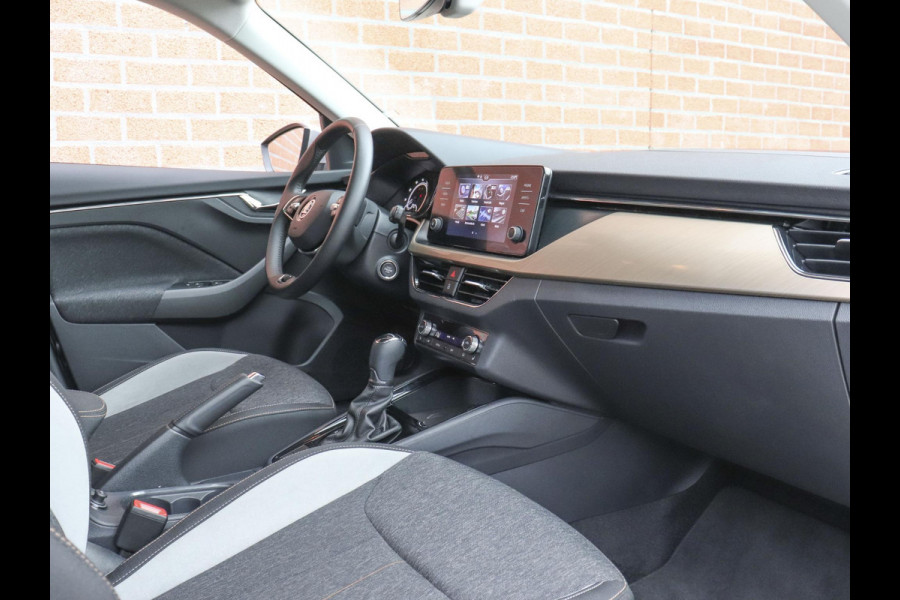 Škoda Kamiq 1.0 TSI 110pk DSG Style Navigatie Apple Carplay/Android Auto Adaptive Cruise control Parkeer sensoren Lichtmetalen Velgen