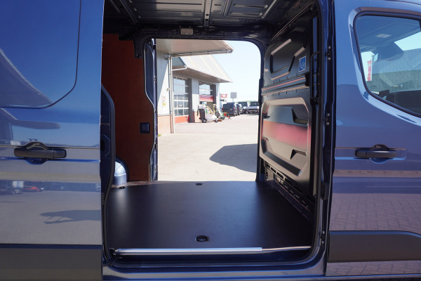Renault Master T35 2.0 dCi 170PK L2H2 Extra Schuifdeur L / R Nr. V069 | Climate | Navi | Cruise | Trekhaak | Betimmering