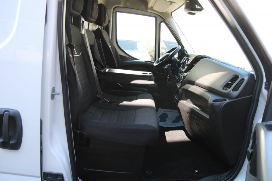 Iveco Daily 35S14V 2.3 410L L5H2 / Automaat / 3,5 ton trek / Trekhaak