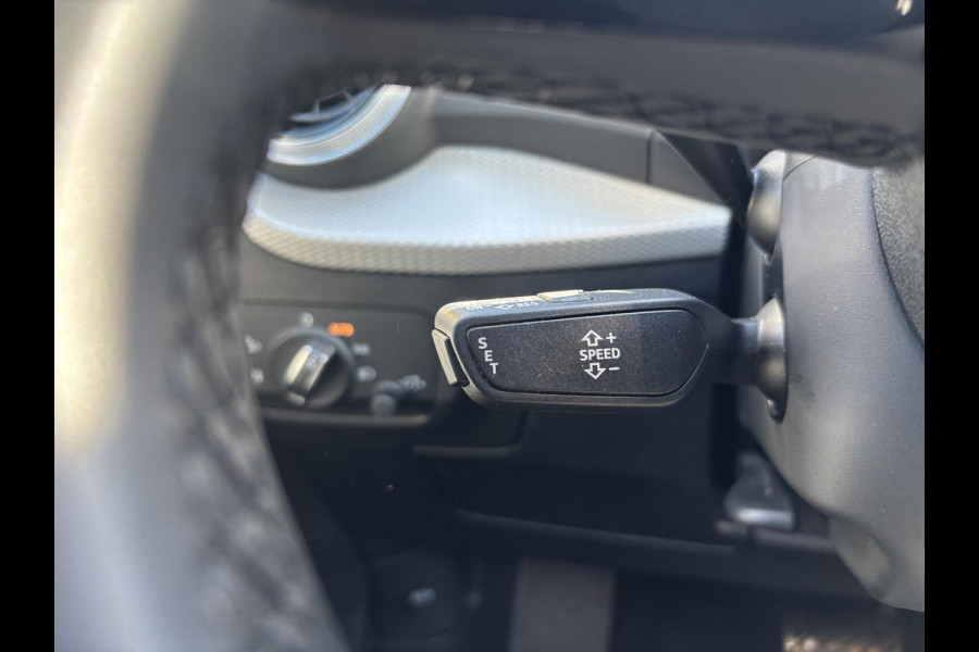 Audi Q2 35 TFSI S Edition 150pk Automaat | Afneembare Trekhaak | Stoelverwarming | Navigatie | Climate control
